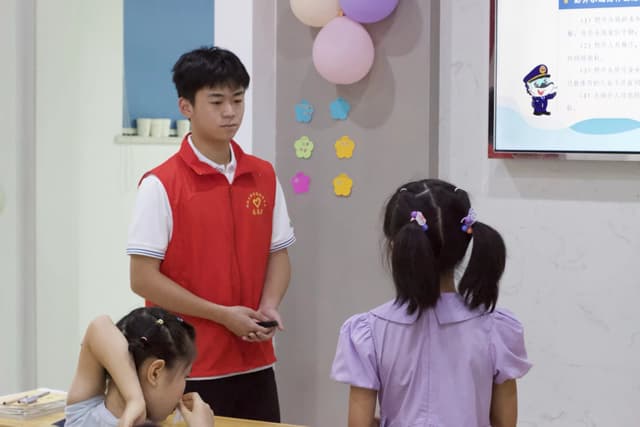青春护航防溺水 安全守护伴童行——体育学院志愿者开展社区防溺水安全教育活动